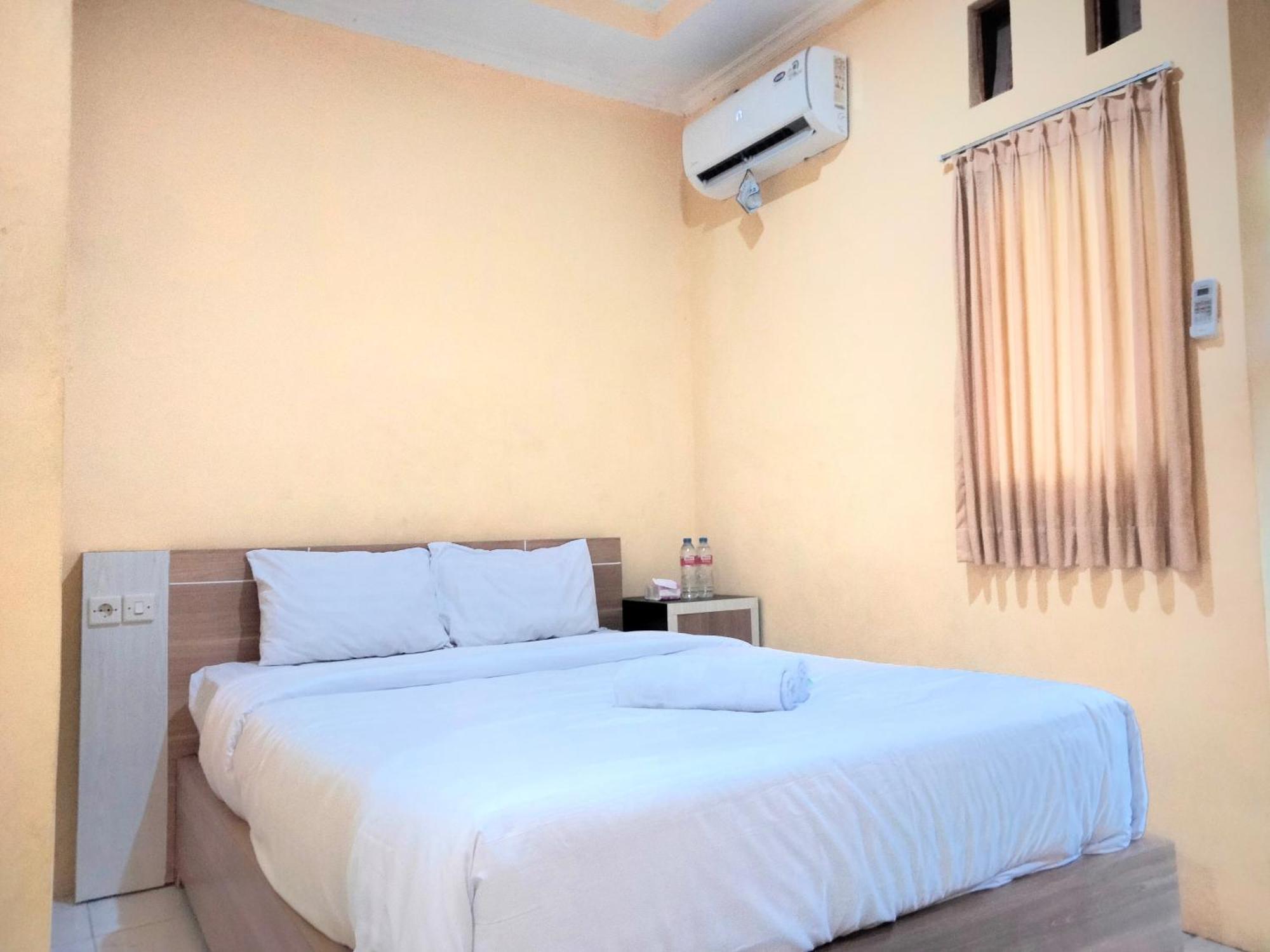 Wisma Mutiara Near Alun Alun Demak Mitra Reddoorz Exterior foto